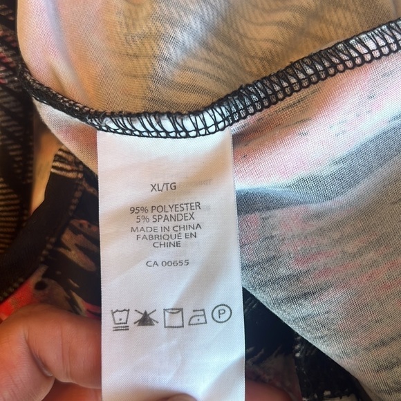 Reitmans Pink/Black And White Ruffle Front Top Size XL - Picture 10 of 13